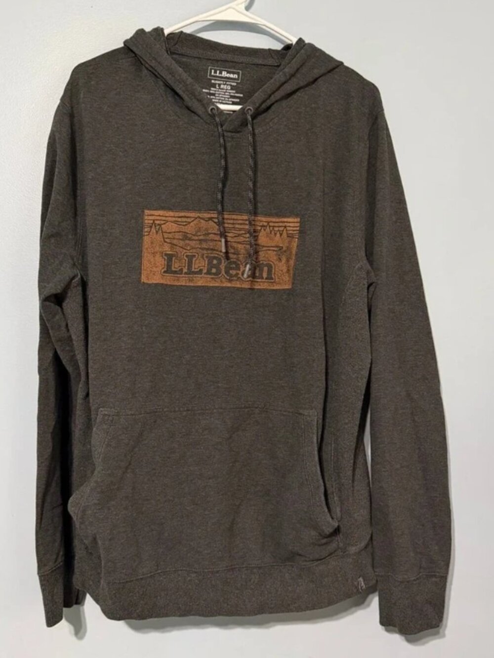 L.L.Bean Dark Gray Mountain Graphic Hoodie Men’s Size L Reg Slightly Fitted